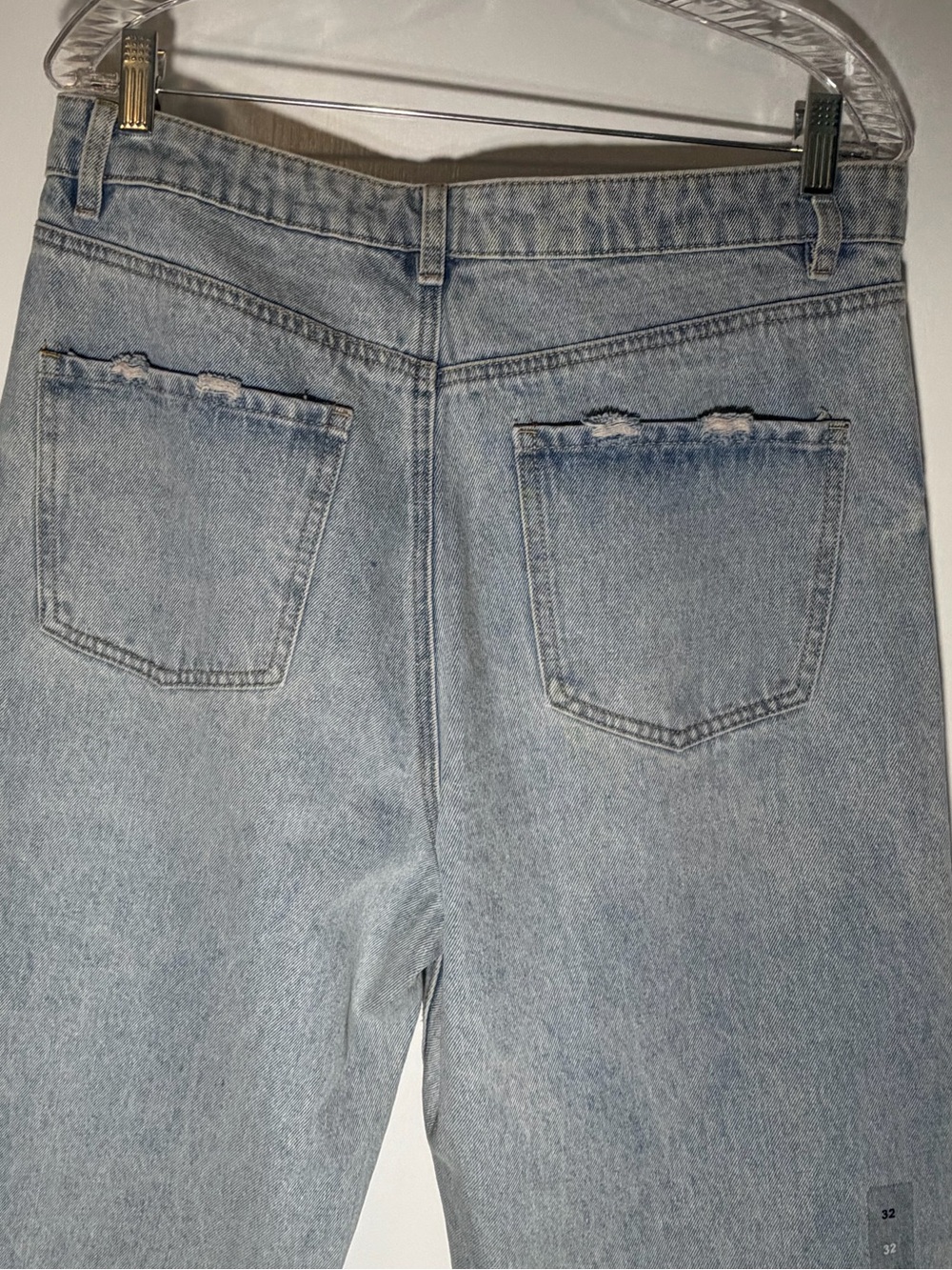 NWT: NUMERO Light Blue Distressed Straight-Leg Jeans Size 32 Waist - Picture 6 of 7